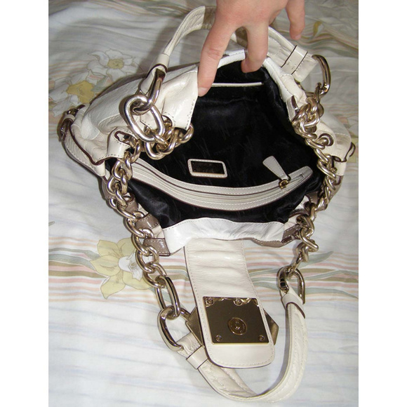 New! Guess by Marciano leather bag w/chain strap - Picture 6 of 8